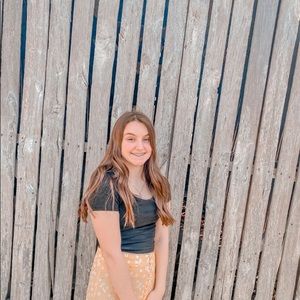 Meet your Posher, Chloe